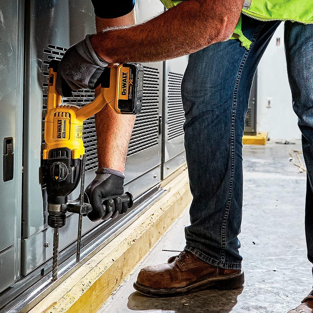 Rotomartillo Inalámbrico DeWalt DCH133BZ 20V MAX XR Brushless SDS Plus (Sin Batería ni Cargador) - Image 4
